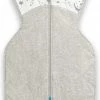 Love To Dream Babyslaapzak Swaddle Up - Inbakeren - Baby 3-6 Maanden - 6-8.5 Kg - Winter - Wit 19 Love To Dream Babyslaapzak Swaddle Up - Inbakeren - Baby 3-6 Maanden - 6-8.5 Kg - Winter - Wit -Telano-winkel 487x840