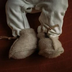 Alwero - Emo Babyslof - 100% Wol - Zand - 0-6mnd 9 Alwero - Emo Babyslof - 100% Wol - Zand - 0-6mnd -Telano-winkel 550x366 12