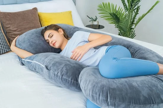 ZOLA Zwangerschapskussen XXL C-vorm - Voedingskussen - Zijslaapkussen - Lichaamskussen - Body Pillow - Afneembare Minky Fleece Hoes - 150x70cm - Grijs 4 ZOLA Zwangerschapskussen XXL C-vorm - Voedingskussen - Zijslaapkussen - Lichaamskussen - Body Pillow - Afneembare Minky Fleece Hoes - 150x70cm - Grijs - Afbeelding 4