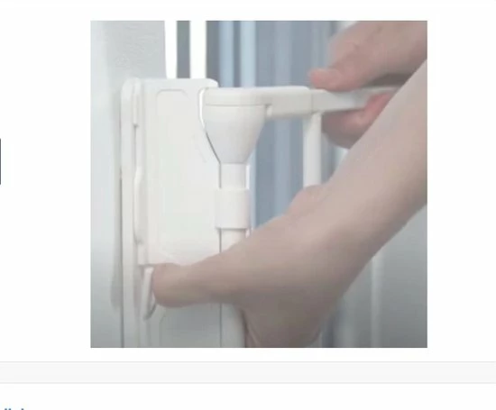 BabyDan Flex Traphekje 2 Deuren, 2x33cm 218cm Wit 8 BabyDan Flex Traphekje 2 Deuren, 2x33cm 218cm Wit - Afbeelding 8