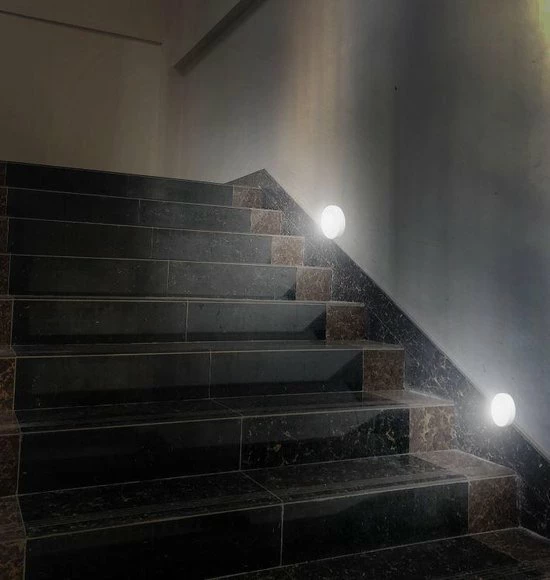 Peerlights - Draadloze Nachtlamp Magneet - Wandlamp Binnen - Bewegingssensor - LED Op Batterijen - Warm Licht 9 Peerlights - Draadloze Nachtlamp Magneet - Wandlamp Binnen - Bewegingssensor - LED Op Batterijen - Warm Licht - Afbeelding 9