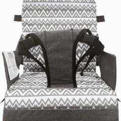 Dream Baby Stoelverhoger Voor Eetkamerstoel - Booster Seat - Zitkussen - Volledig Draagbaar - Met Veiligheidsriemen - Grijs 12 Dream Baby Stoelverhoger Voor Eetkamerstoel - Booster Seat - Zitkussen - Volledig Draagbaar - Met Veiligheidsriemen - Grijs -Telano-winkel 550x623 3