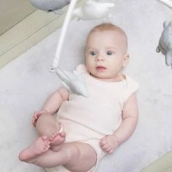 Baby's Only Muziekmobiel Baby - Boxmobiel - Zand/Wolwit/Wit - Gebreide Figuurtjes - Muziek Speelgoed - Melodie 'It's A Small World' 21 Baby's Only Muziekmobiel Baby - Boxmobiel - Zand/Wolwit/Wit - Gebreide Figuurtjes - Muziek Speelgoed - Melodie 'It's A Small World' -Telano-winkel 550x824 32