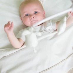 Baby's Only Muziekmobiel Baby - Boxmobiel - Zand/Wolwit/Wit - Gebreide Figuurtjes - Muziek Speelgoed - Melodie 'It's A Small World' 23 Baby's Only Muziekmobiel Baby - Boxmobiel - Zand/Wolwit/Wit - Gebreide Figuurtjes - Muziek Speelgoed - Melodie 'It's A Small World' -Telano-winkel 550x824 33