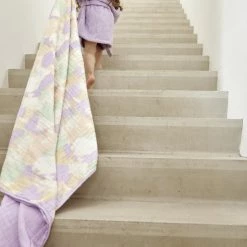 Meyco Baby Badjas Basic Badstof - 86/92 - Soft Lilac 8 Meyco Baby Badjas Basic Badstof - 86/92 - Soft Lilac -Telano-winkel 550x825 120