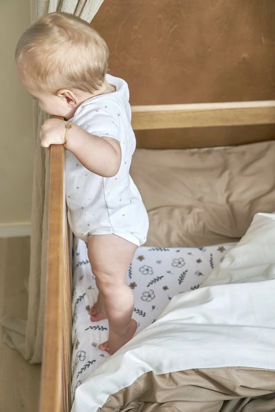 Meyco Floral Hoeslaken Ledikant - Multicolour - 60x120cm 3 Meyco Floral Hoeslaken Ledikant - Multicolour - 60x120cm - Afbeelding 3